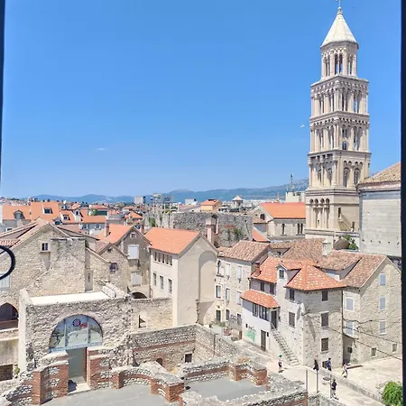Diocletian Tower - Bella Vista & Palazzo *
