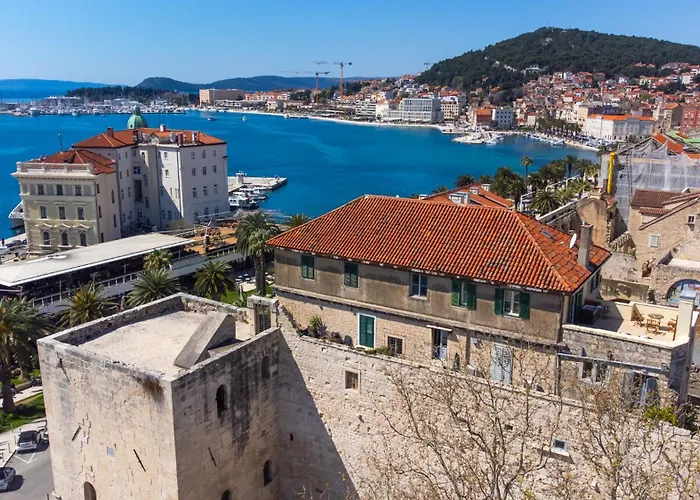Diocletian Tower - Bella Vista & Palazzo Апартаменты *