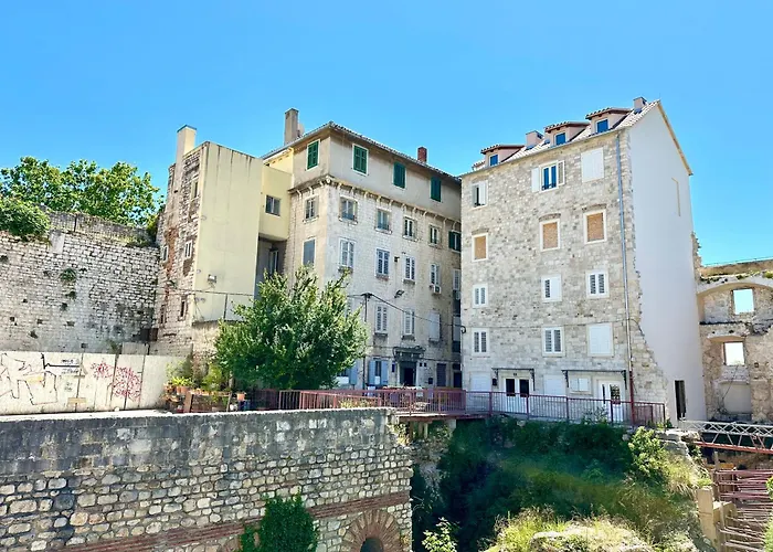 Апартаменты Diocletian Tower - Bella Vista & Palazzo