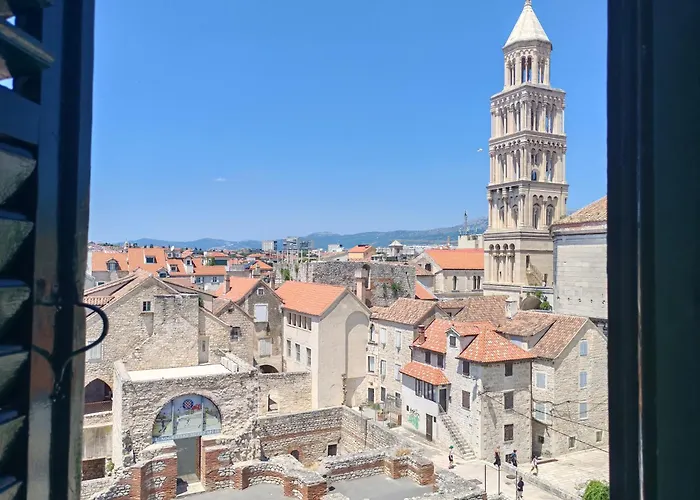 Diocletian Tower - Bella Vista & Palazzo *