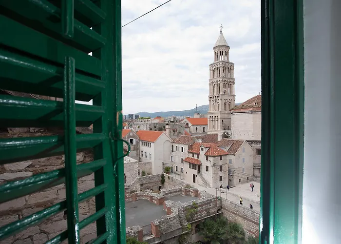 Diocletian Tower - Bella Vista & Palazzo