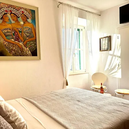 Apartment Sunny In Diocletian Tower