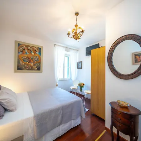 Apartment Sunny In Diocletian Tower