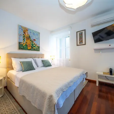 Diocletian Tower - Bella Vista & Palazzo Apartmán *